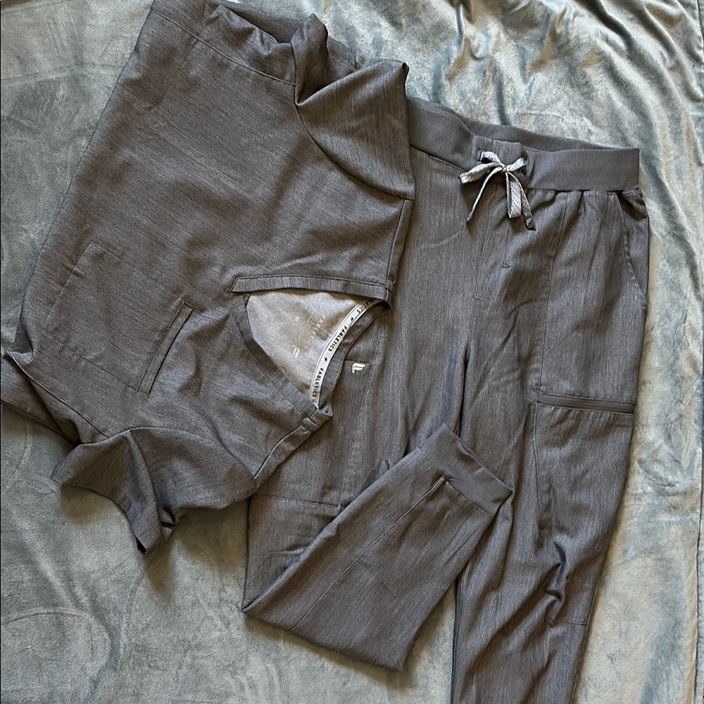 Fabletics Scrub Set - image 1